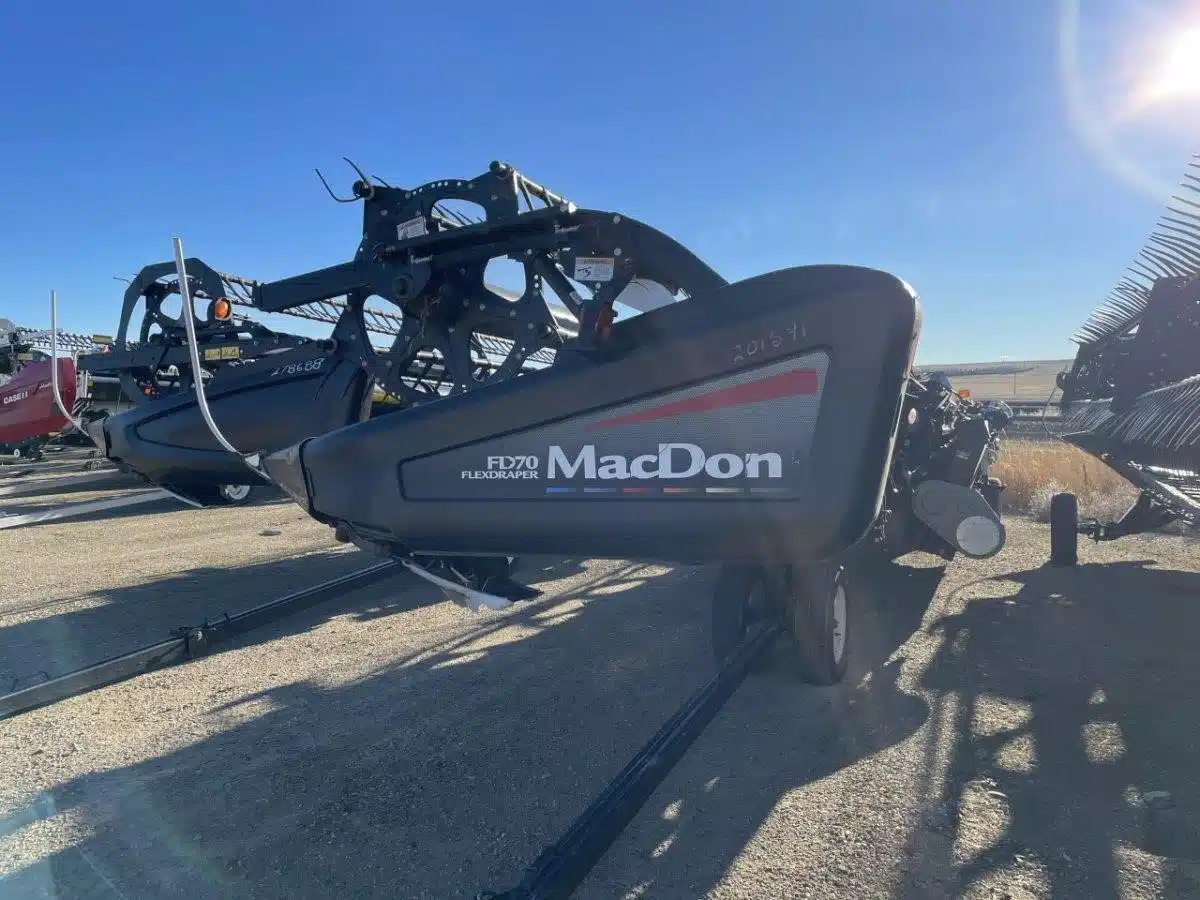 Gallery image 2 for Used 2010 MacDon FD70 Header - Draper