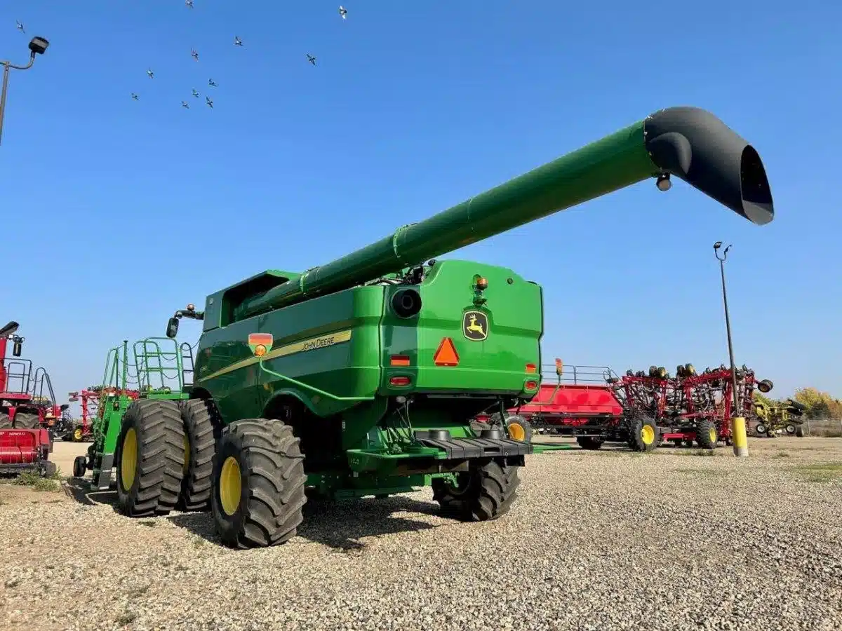 Gallery image 2 for Used 2018 John Deere S780 Combine
