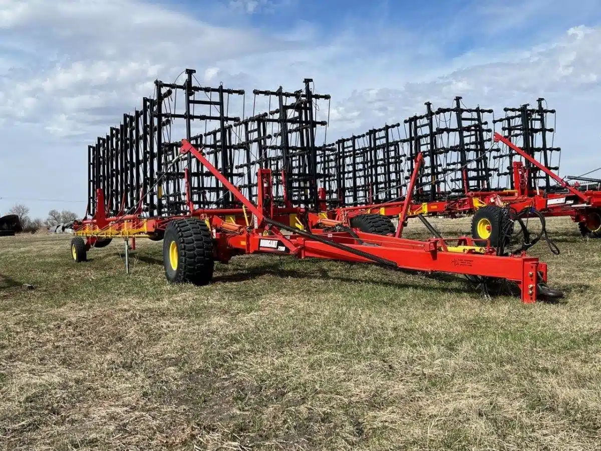 Gallery image 1 for Used 2012 Bourgault 7200 Row Crop Tillage