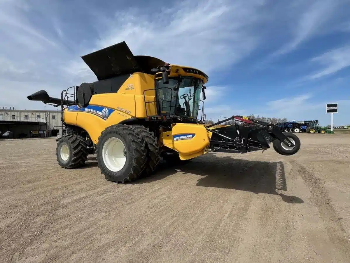 Gallery image 2 for Used 2021 New Holland CR9.90 Combine