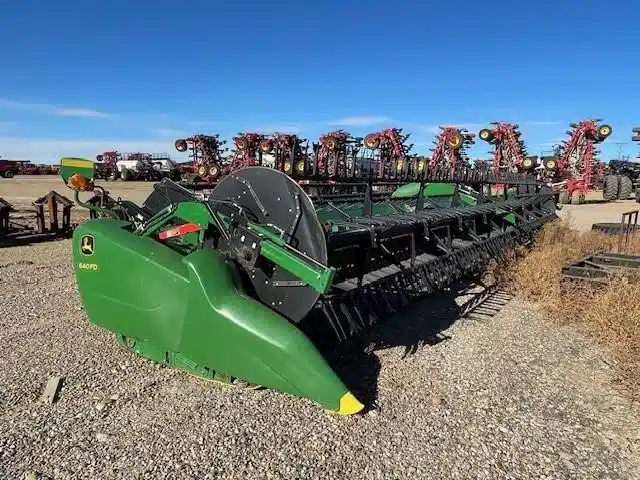 Gallery image 1 for Used 2018 John Deere 640FD Header - Draper