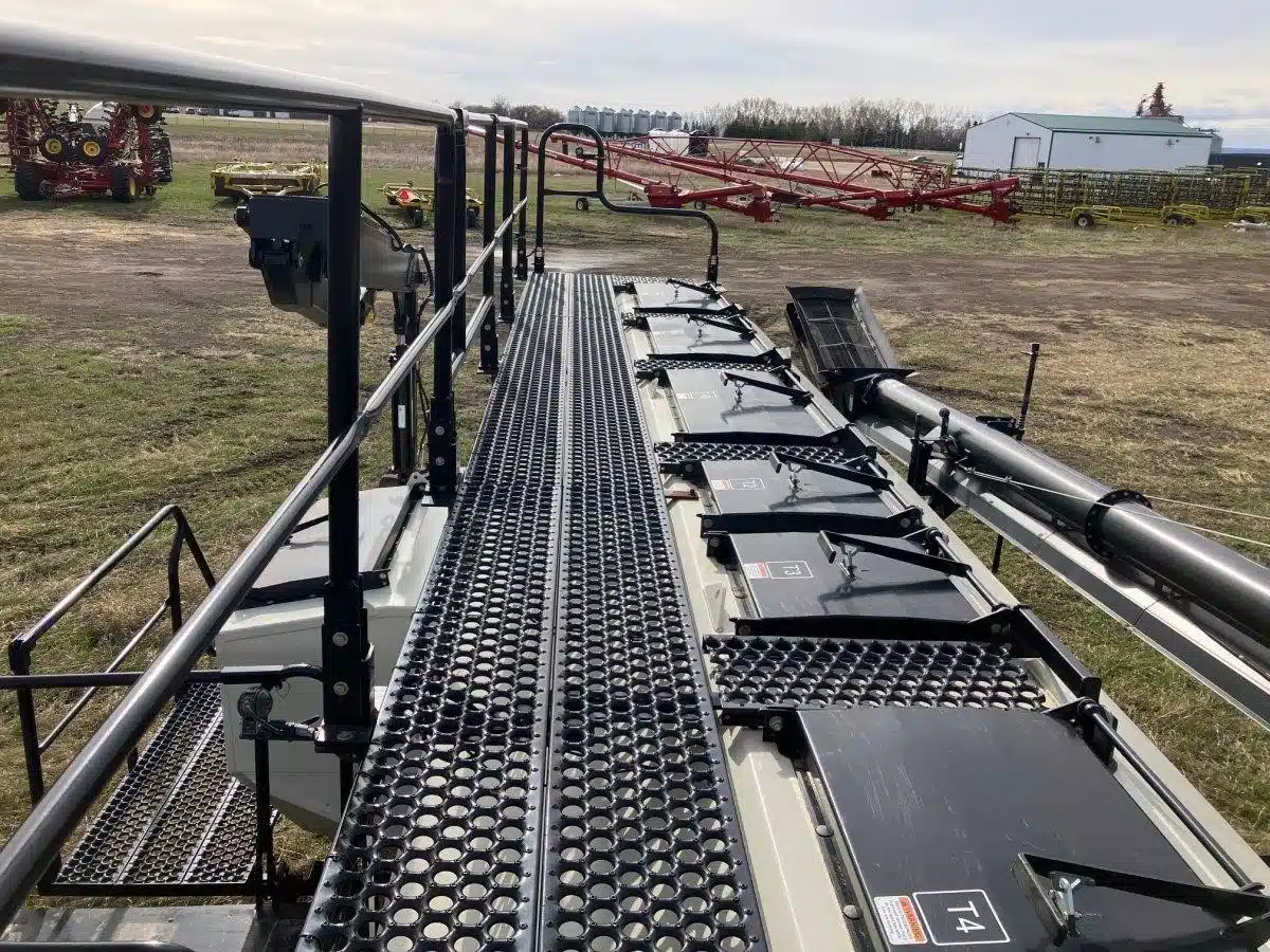 Gallery image 1 for Used 2016 Bourgault 7700 Air Seeder