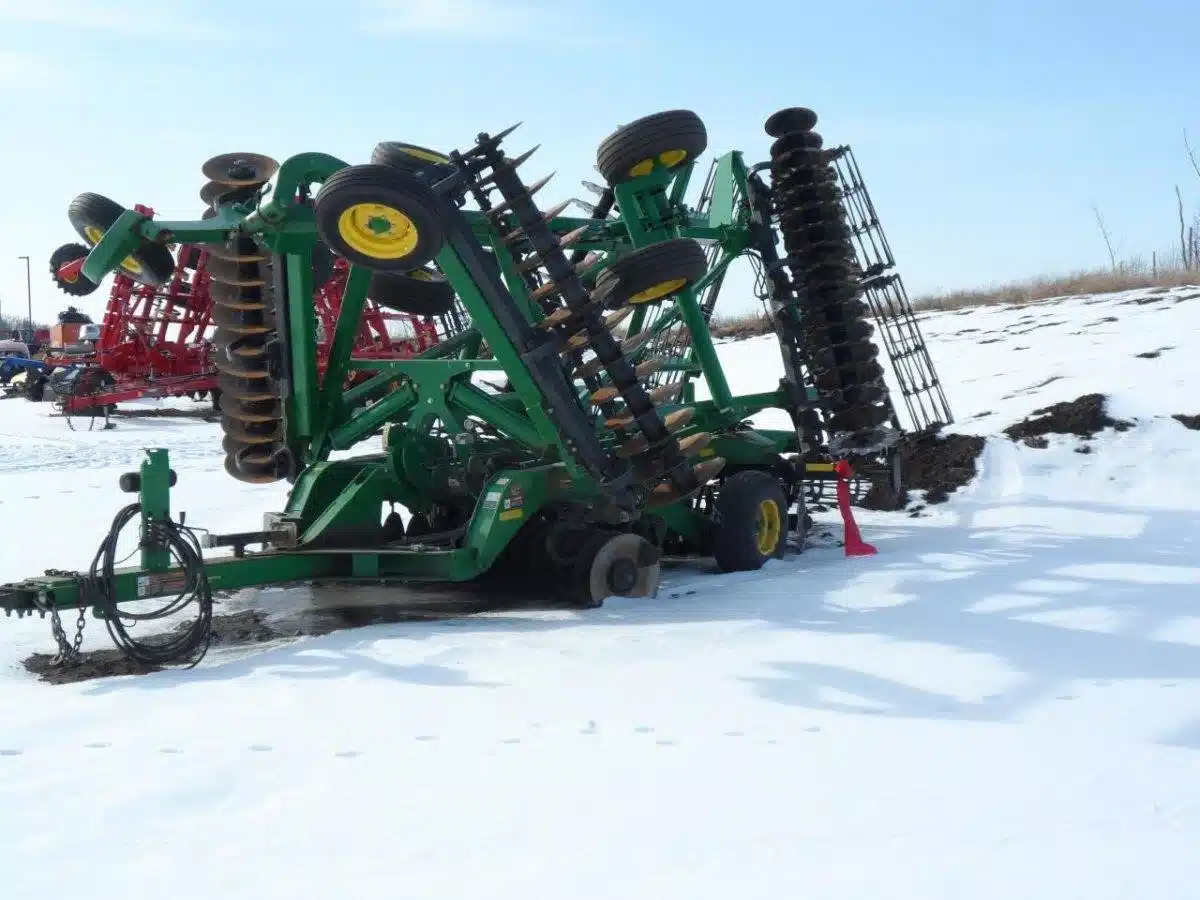 Gallery image 2 for Used 2014 John Deere 2623 Disc