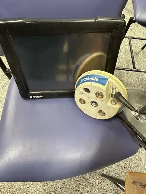 Gallery image 1 for New 2012 OM FM100/AG25 GPS Receiver