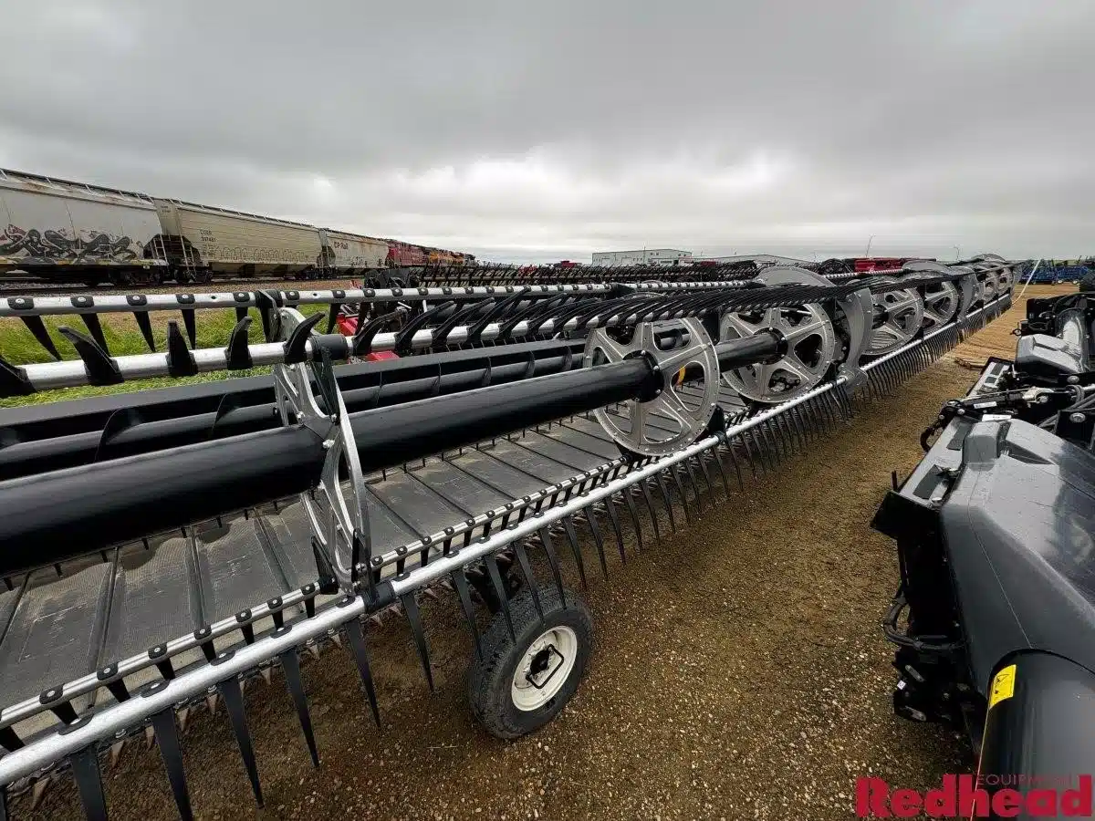 Gallery image 2 for Used 2022 MacDon FD250 Header - Flex