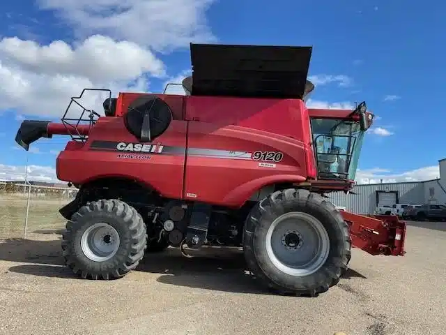 Gallery image 2 for Used 2011 Case IH 9120 Combine