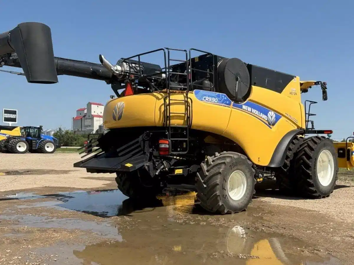 Gallery image 2 for Used 2023 New Holland CR9.90 Combine