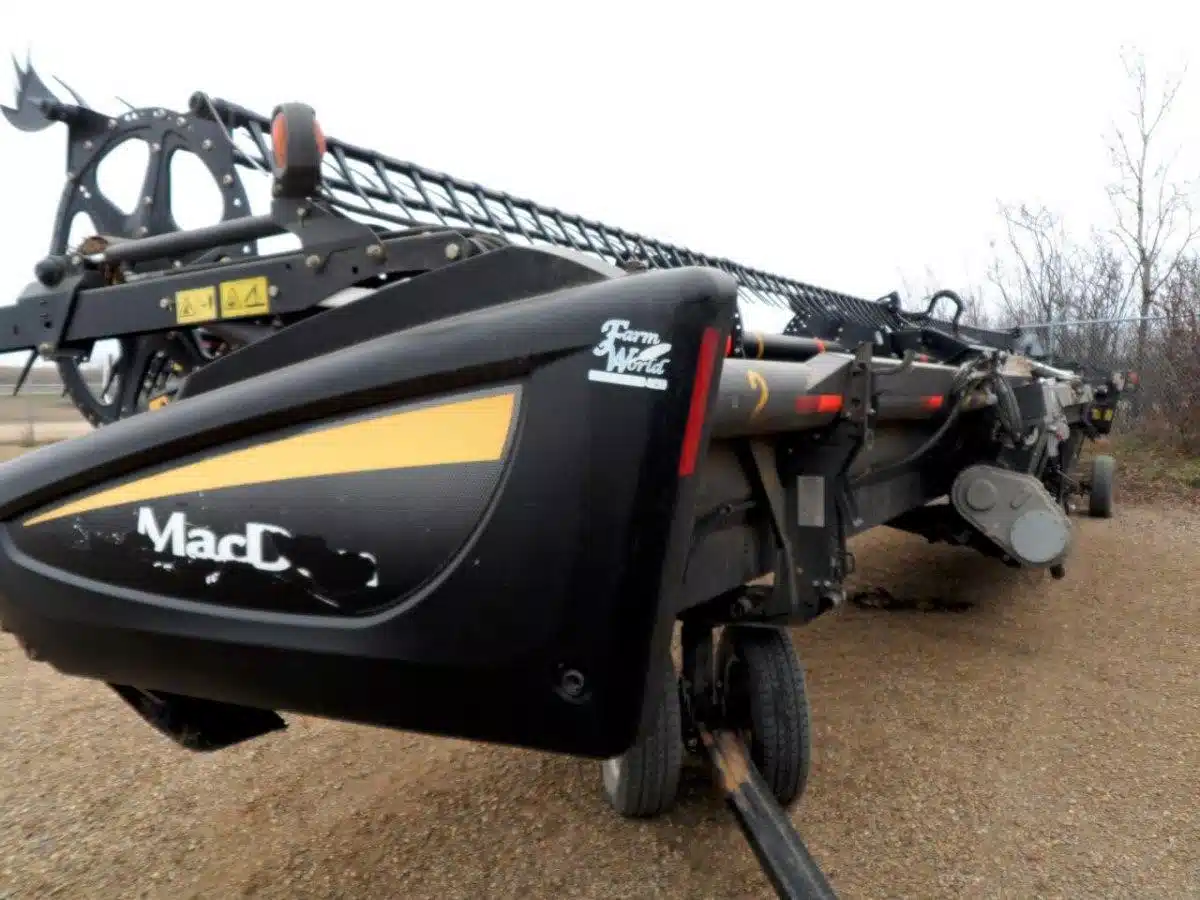Gallery image 1 for Used 2013 MacDon FD70 Header - Draper