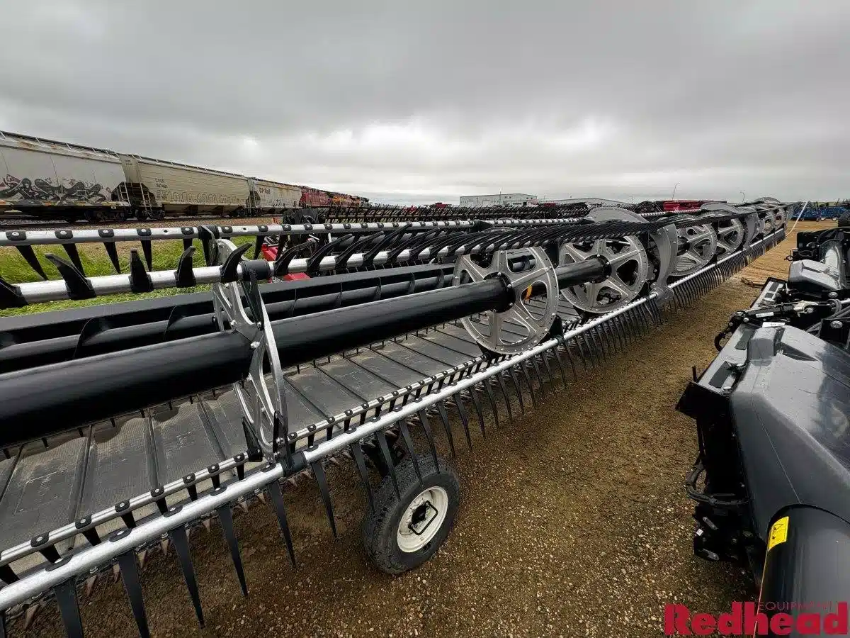Gallery image 1 for Used 2022 MacDon FD250 Header - Flex