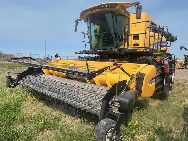Gallery image 2 for Used 2019 New Holland CR9.90 Combine