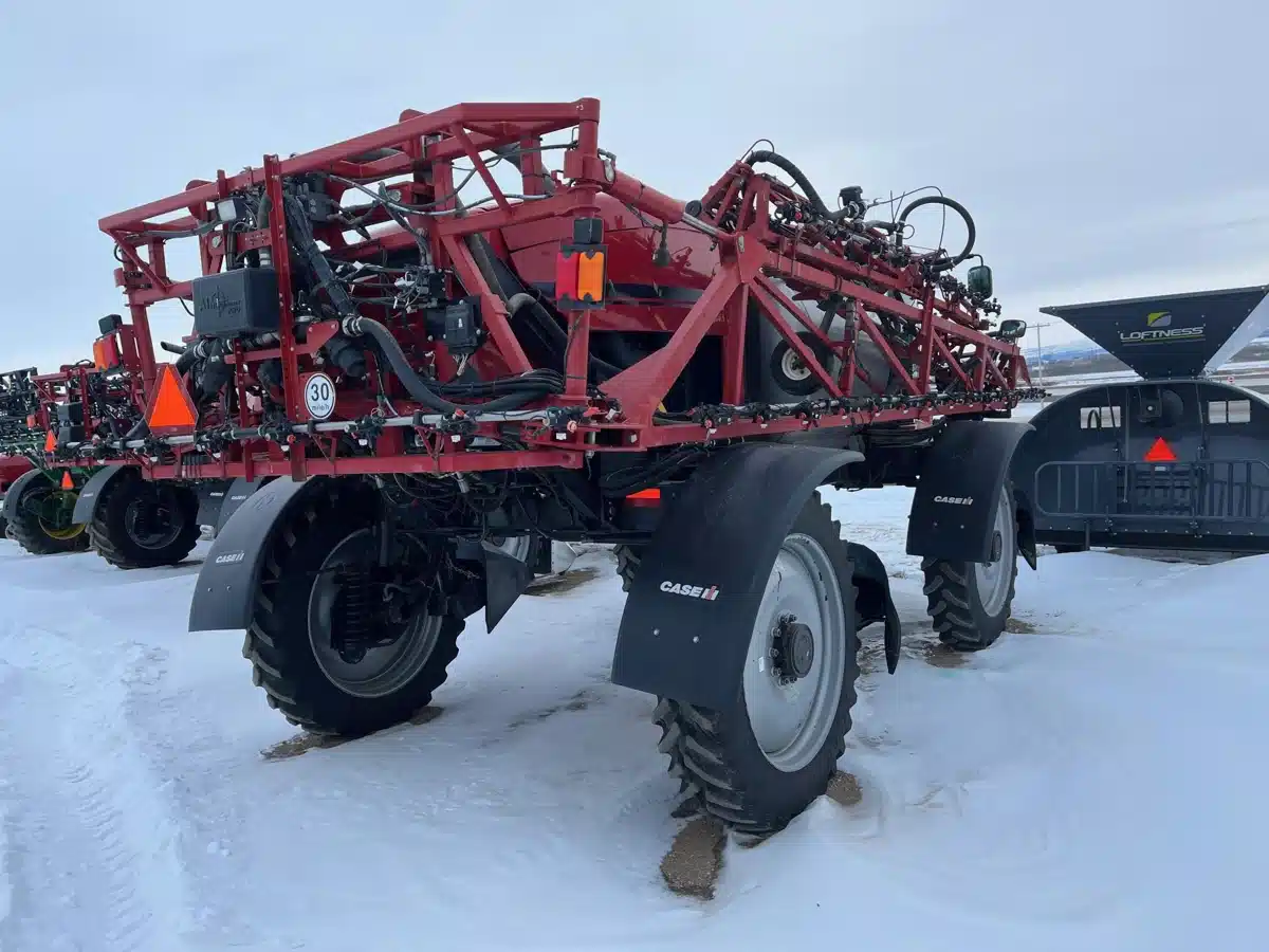 Gallery image 2 for 2014 Case IH PATRIOT 4430 Sprayer - Self Propelled