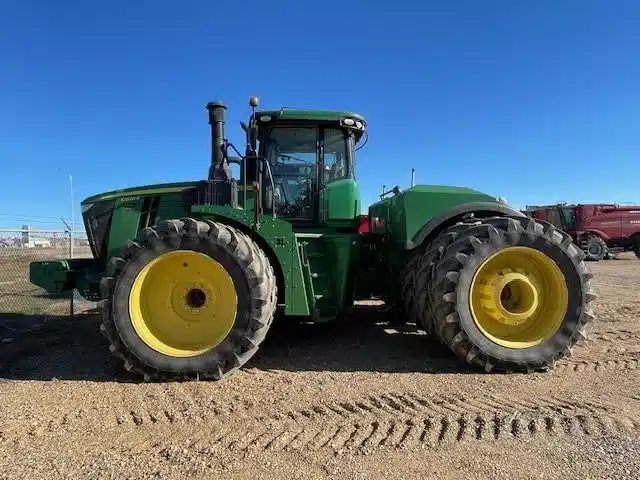 Gallery image 2 for Used 2016 John Deere 9620R Tractor