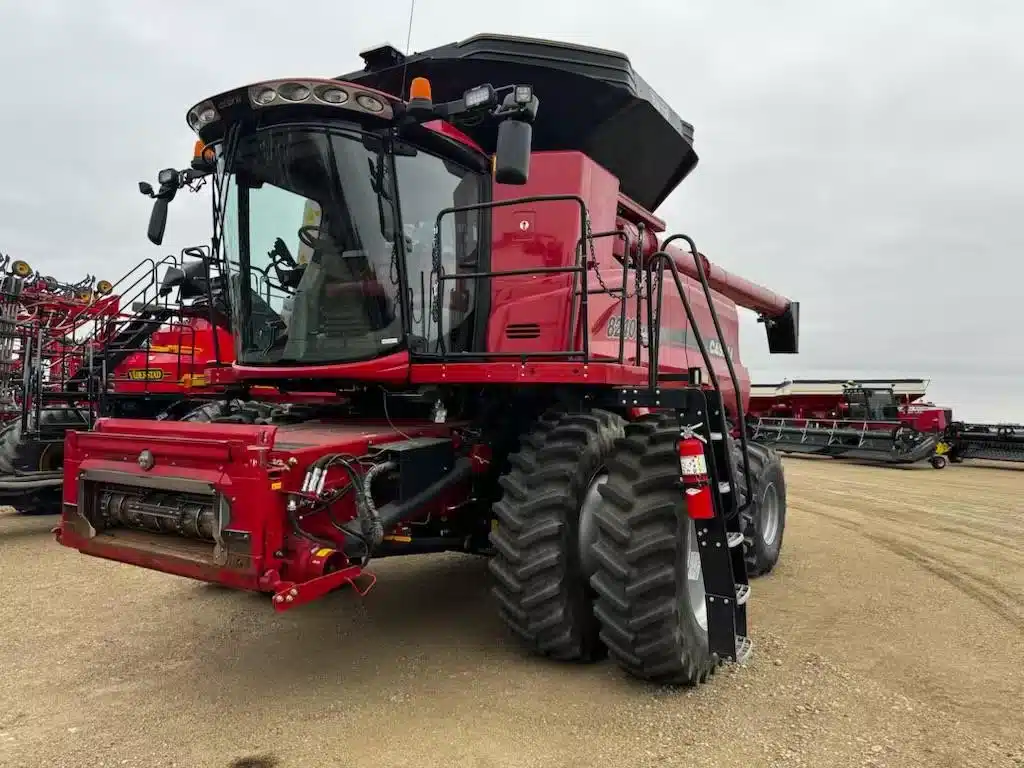 Gallery image 2 for Used 2016 Case IH 8240 Combine