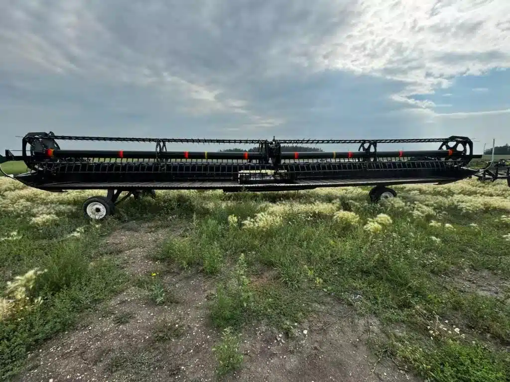Gallery image 2 for Used 2013 MacDon D65 Header - Draper