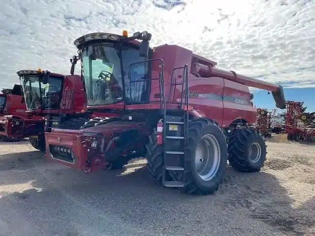 Gallery image 2 for Used 2016 Case IH 8240 Combine
