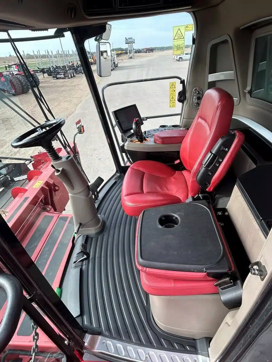 Gallery image 2 for Used 2018 Case IH 9240 Combine