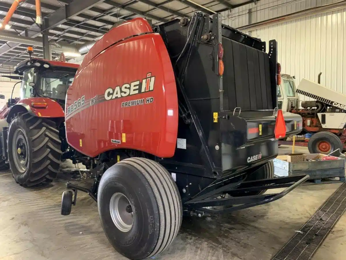 Gallery image 2 for New 2023 Case IH RB565 Round Baler