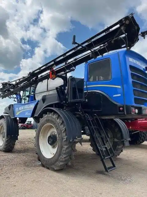 Gallery image 1 for 2017 New Holland SP.400F Sprayer - Self Propelled