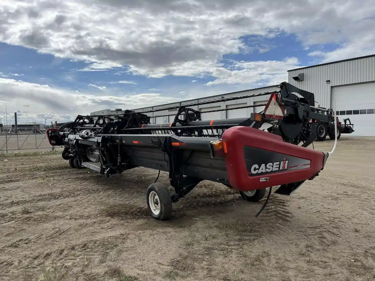 Gallery image 2 for Used 2011 Case IH 2152 Header - Draper