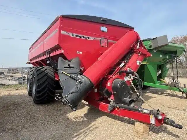 Gallery image 2 for New 2024 Unverferth 1620 Grain Cart