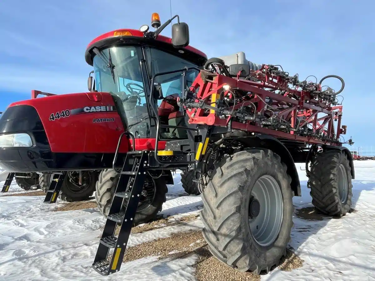 Gallery image 2 for 2018 Case IH PATRIOT 4440 Sprayer - Self Propelled