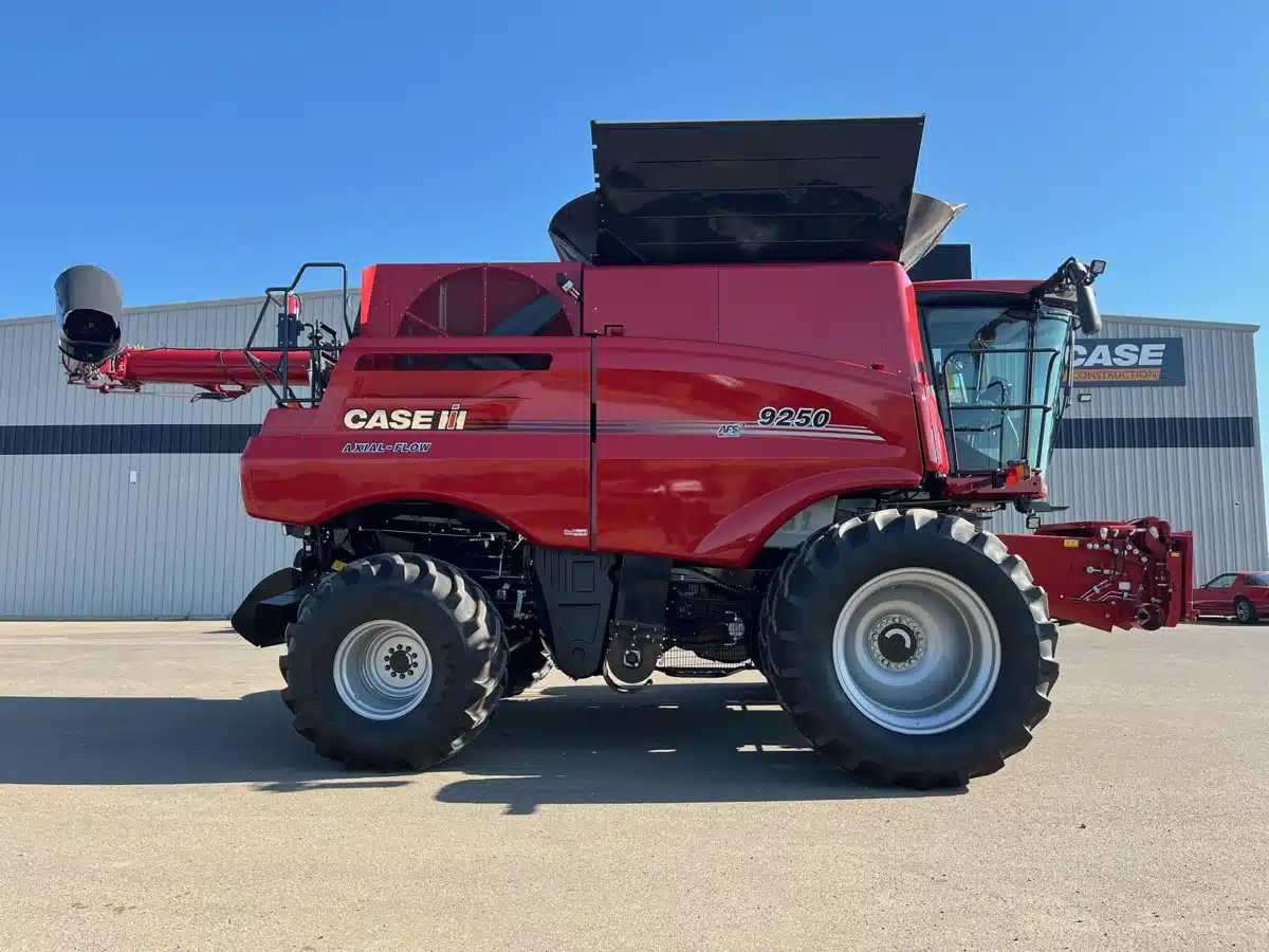 Gallery image 2 for Used 2023 Case IH 9250 Combine