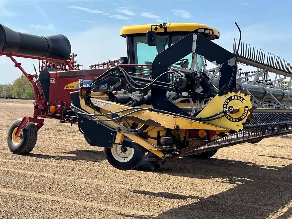 Gallery image 2 for Used 2011 New Holland H8060 Mower Conditioner-SP