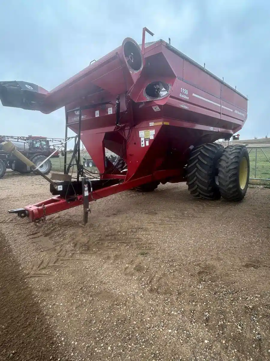 Gallery image 1 for Used 2011 J&M 1150 Grain Cart