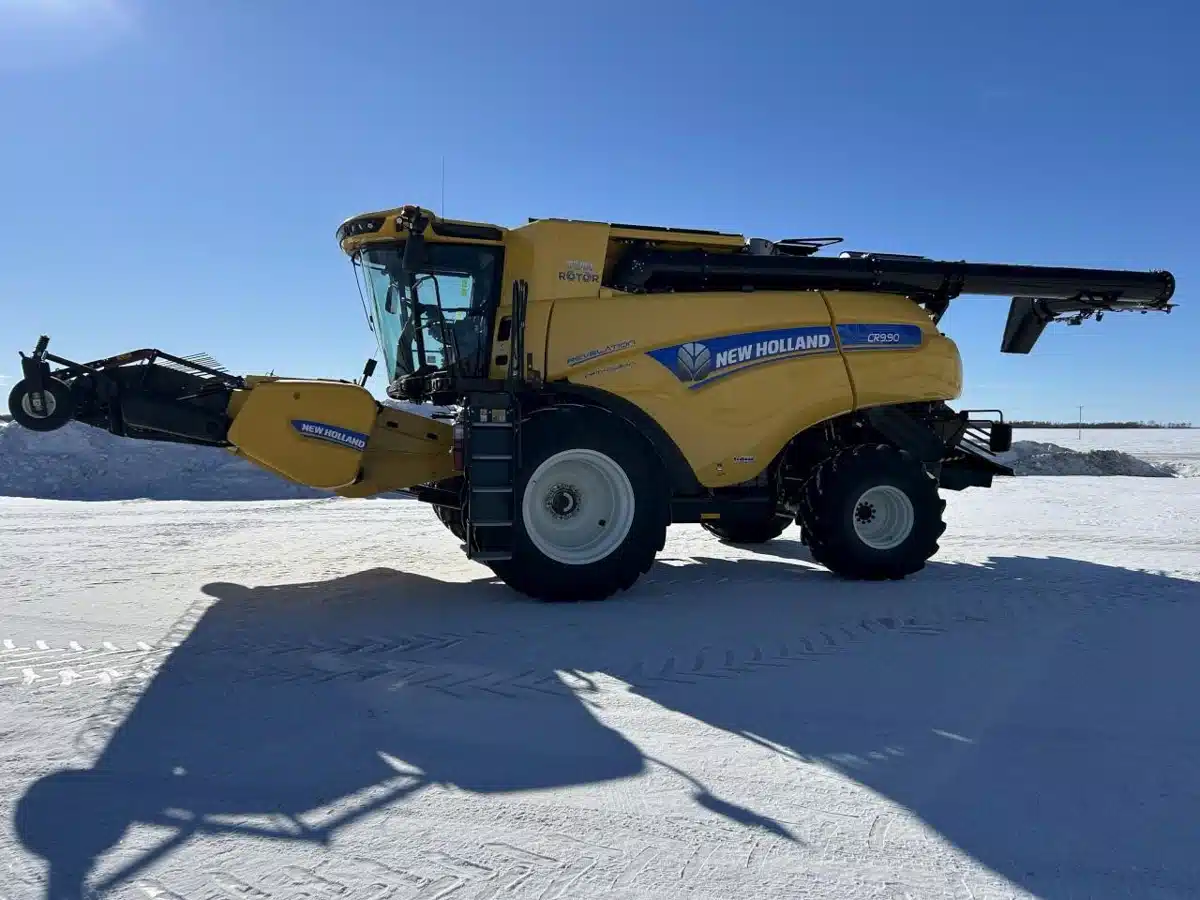 Gallery image 1 for 2022 New Holland CR9.90 Combine
