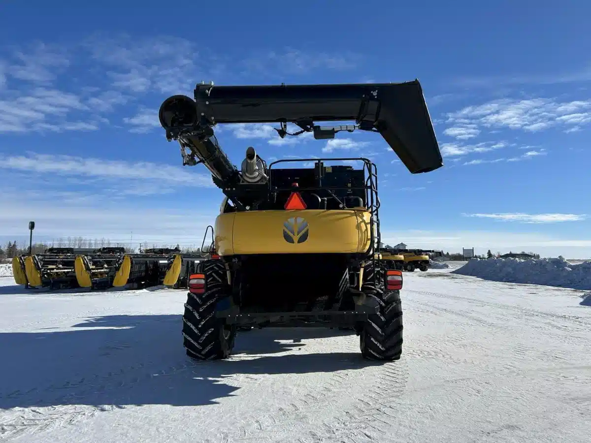 Gallery image 2 for 2022 New Holland CR9.90 Combine
