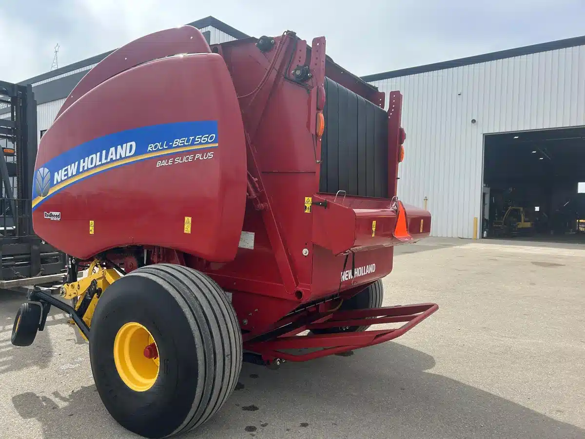 Gallery image 2 for Used 2020 New Holland ROLL-BELT 560 Round Baler