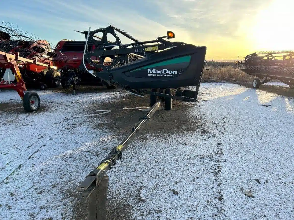 Gallery image 2 for Used 2016 MacDon FD75 Header - Flex Draper