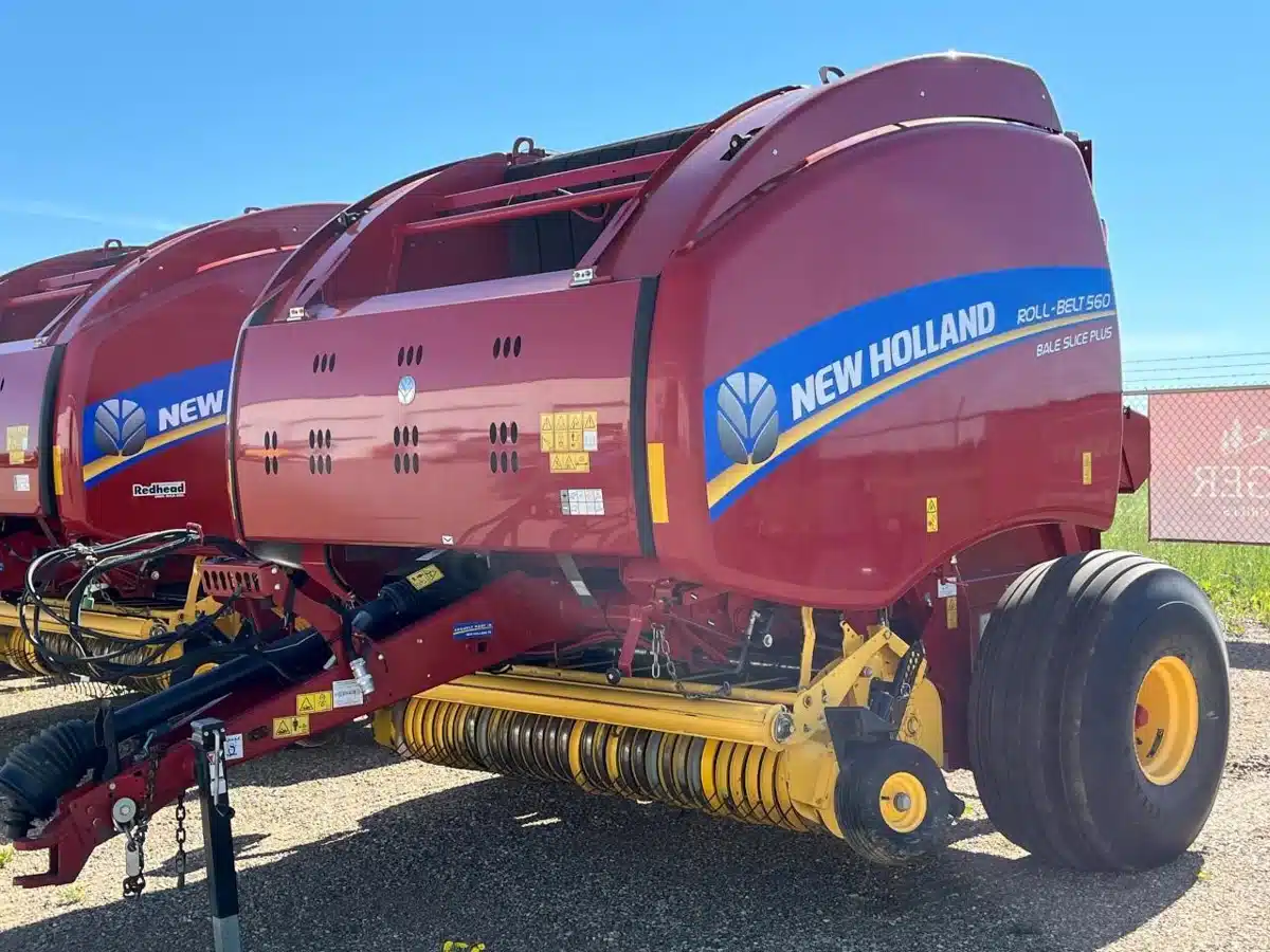 Gallery image 2 for Used 2020 New Holland ROLL-BELT 560 Round Baler