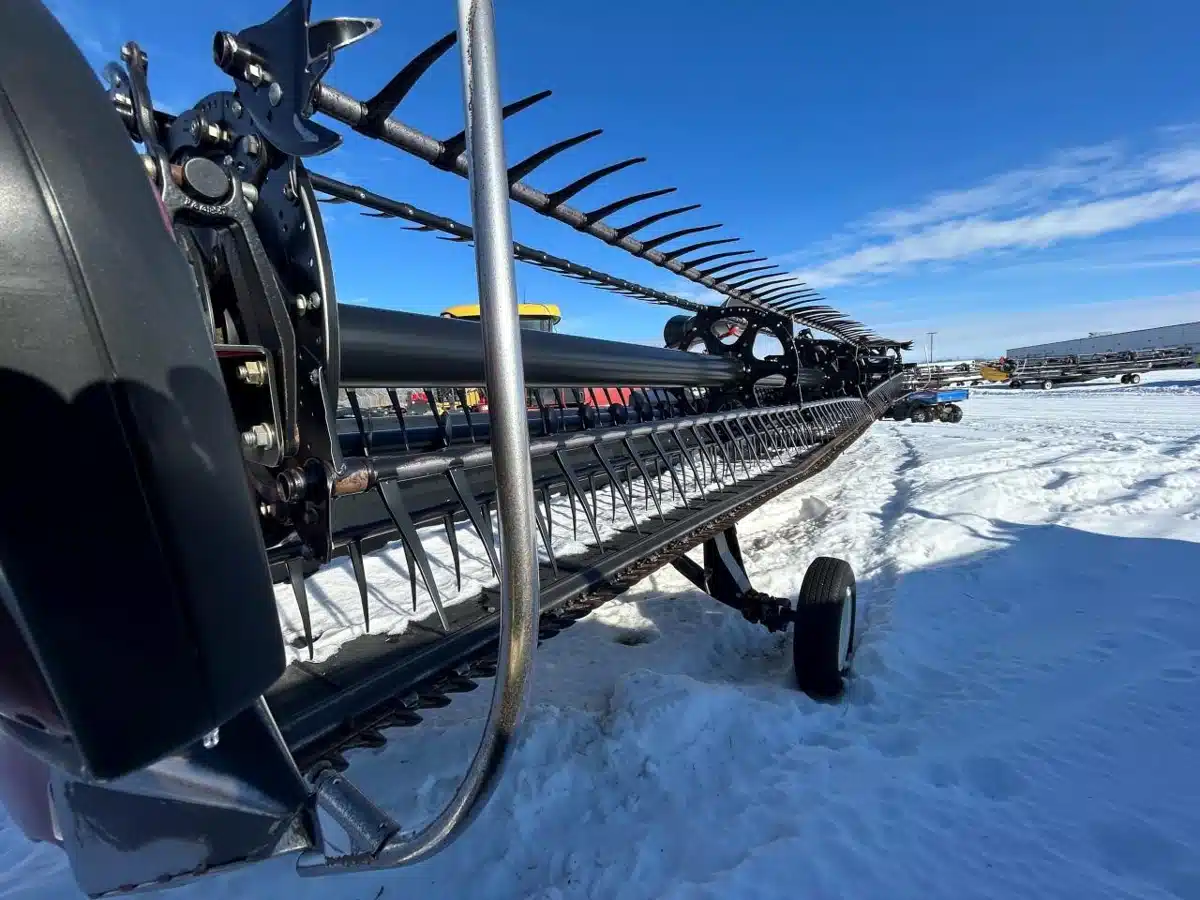 Gallery image 2 for Used 2016 MacDon FD75 Header - Flex Draper