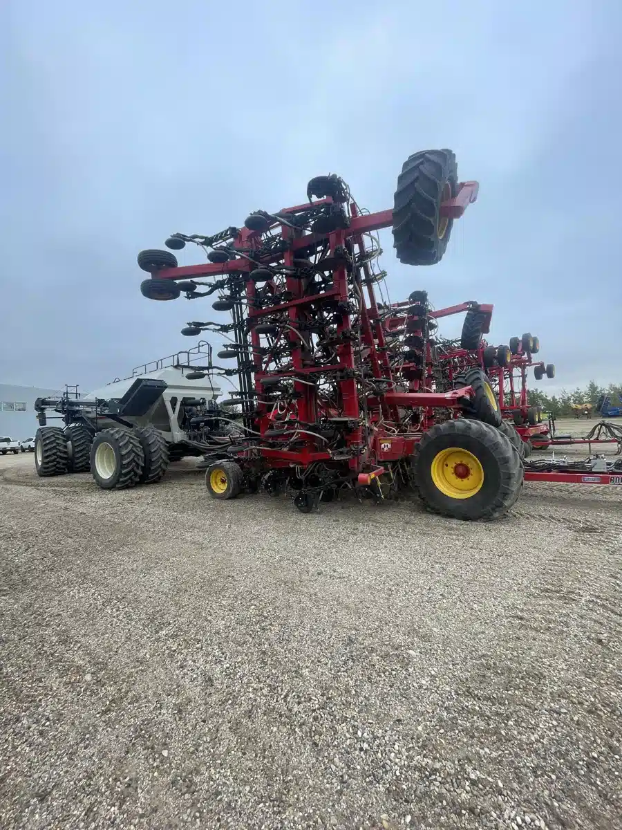 Gallery image 1 for 2016 Bourgault 3320-86 Air Drill