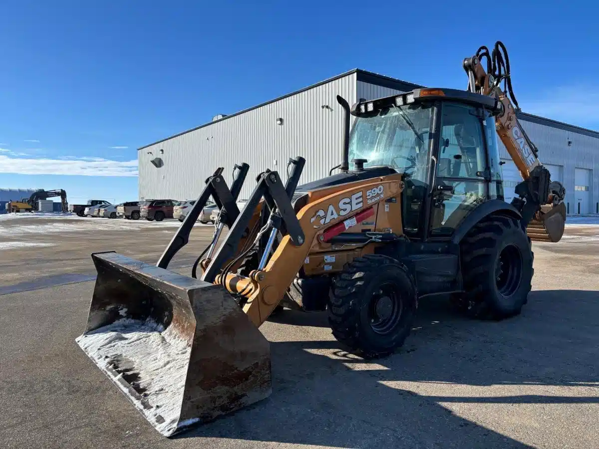 Gallery image 2 for Used 2019 Case IH 590SN Backhoe Loader
