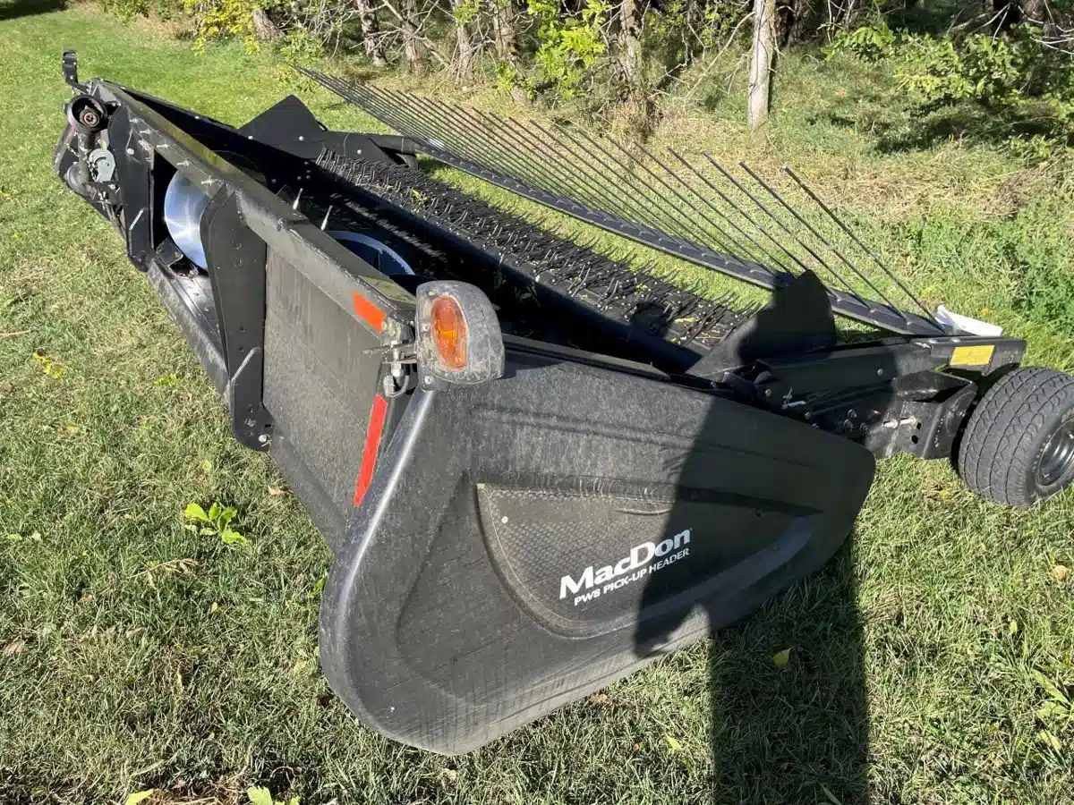 Gallery image 2 for Used 2015 MacDon PW8 Header - Forage