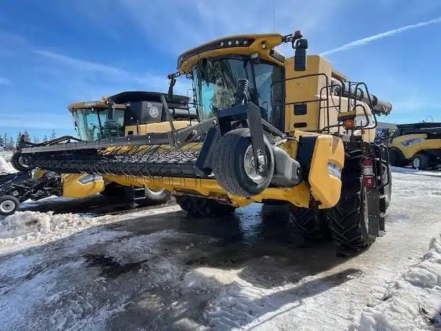 Gallery image 1 for Used 2022 New Holland CR9.90 Combine
