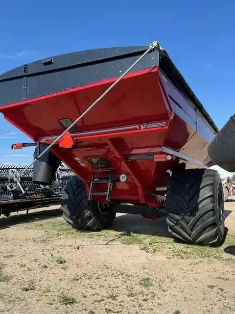 Gallery image 2 for New 2023 Unverferth V1500 Grain Cart