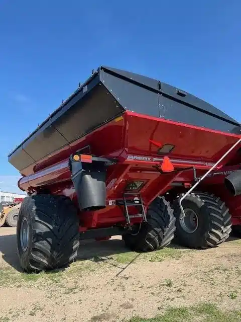 Gallery image 1 for New 2023 Unverferth V1500 Grain Cart