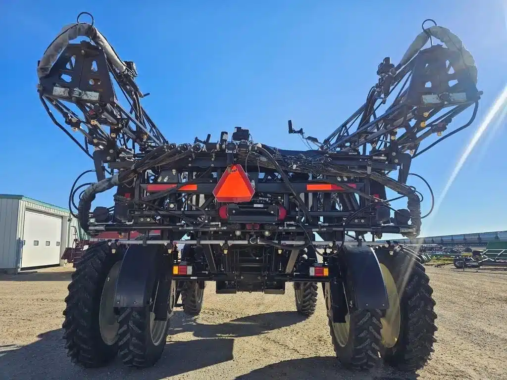 Gallery image 2 for 2013 Versatile SX275 Sprayer - Self Propelled