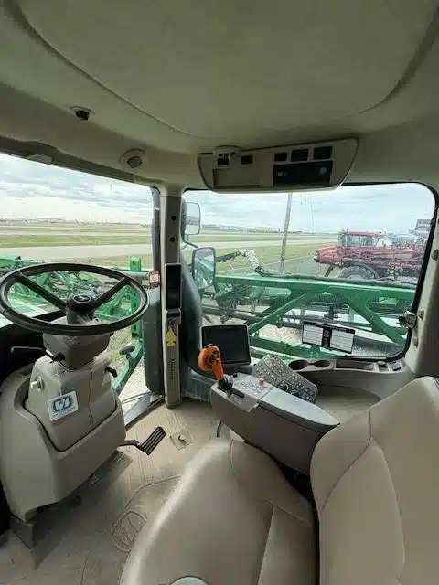 Gallery image 2 for Used 2017 John Deere R4045 Sprayer - Self Propelled