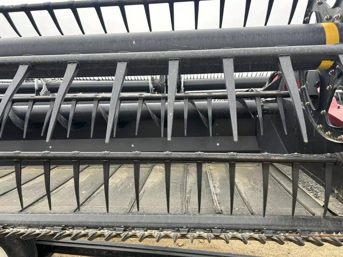 Gallery image 2 for Used 2016 MacDon FD75 Header - Flex Draper