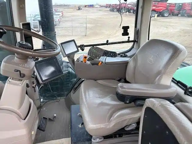 Gallery image 1 for Used 2014 John Deere 9560R Tractor