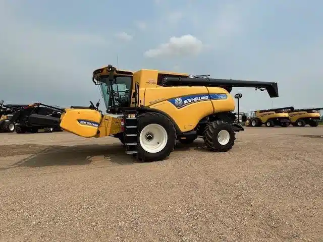 Gallery image 2 for Used 2021 New Holland CR9.90 Combine