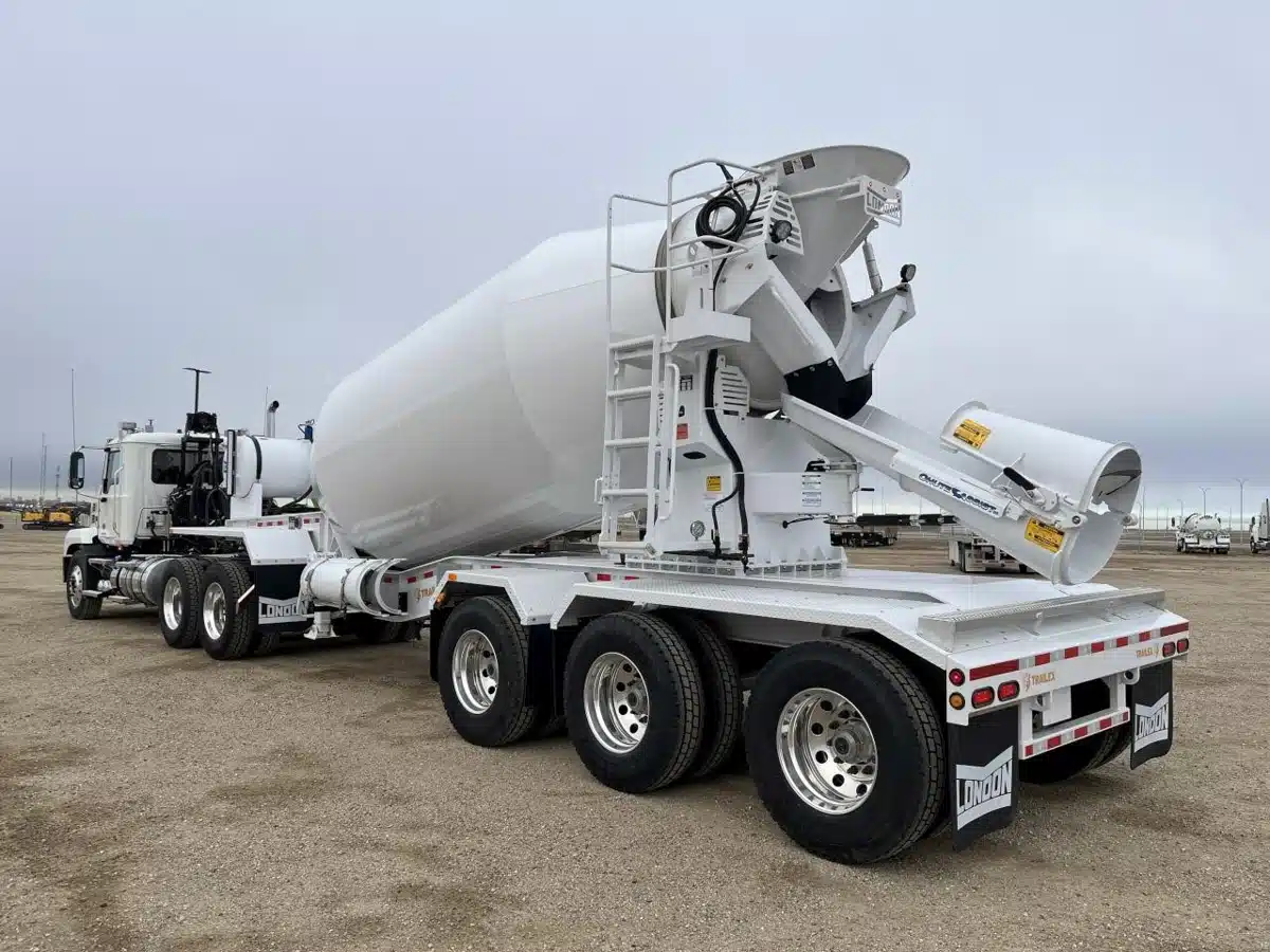 Gallery image 2 for 2025 Mack ANTHEM 64T Semi-Truck