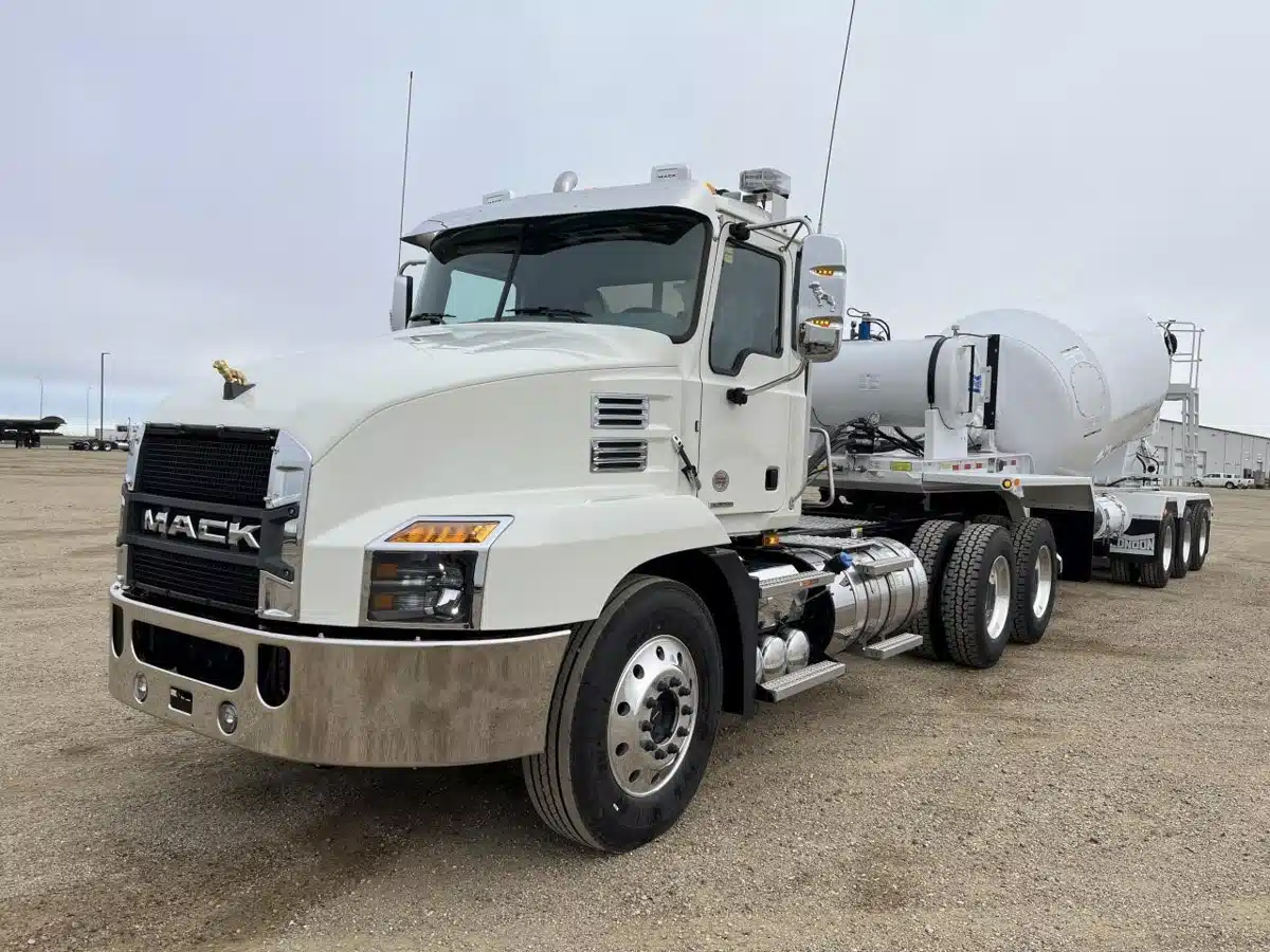 Gallery image 1 for 2025 Mack ANTHEM 64T Semi-Truck