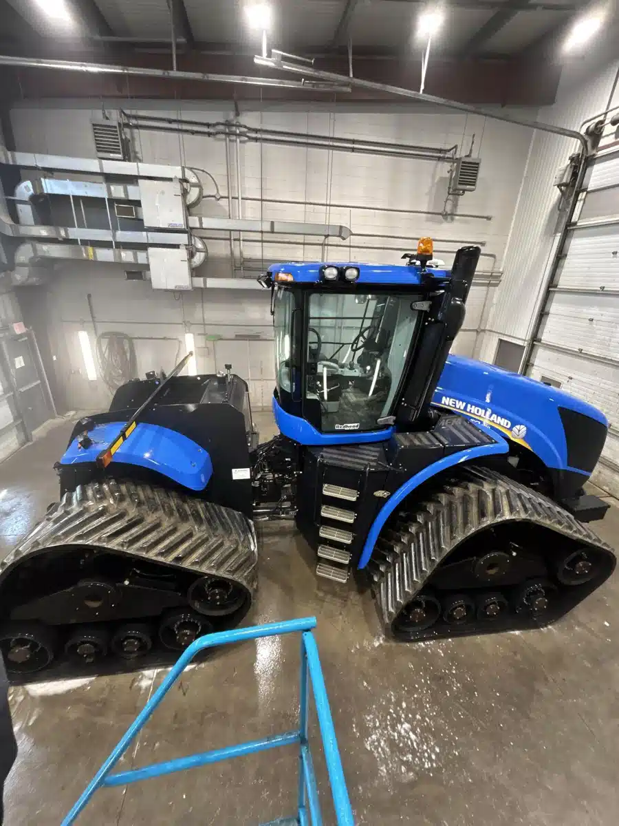 Gallery image 2 for 2013 New Holland T9.670 Tractor
