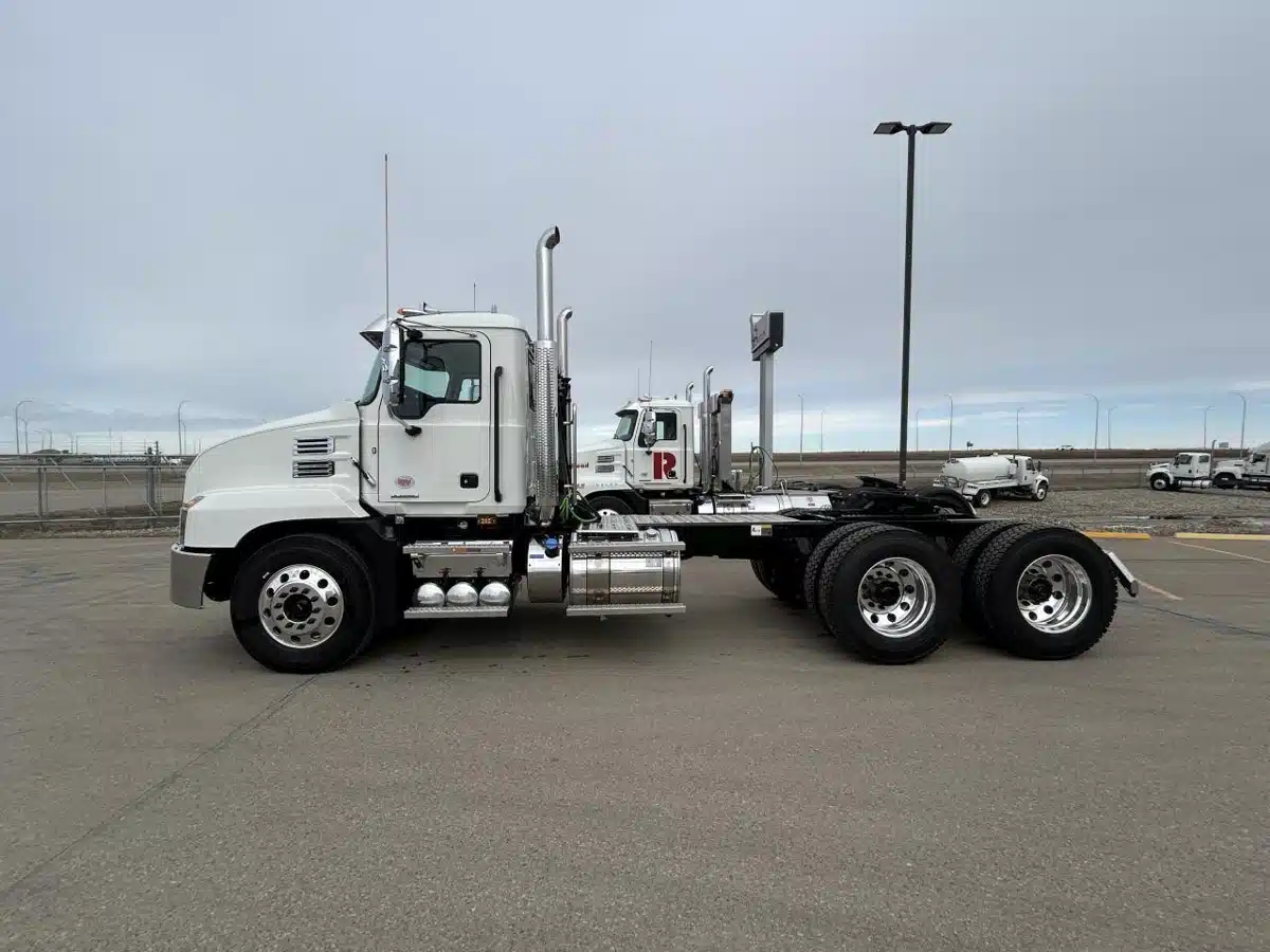 Gallery image 2 for New 2026 Mack ANTHEM 64T Semi-Truck