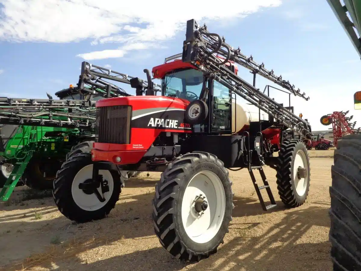 Gallery image 1 for Used 2009 Apache AS715 Sprayer - Self Propelled